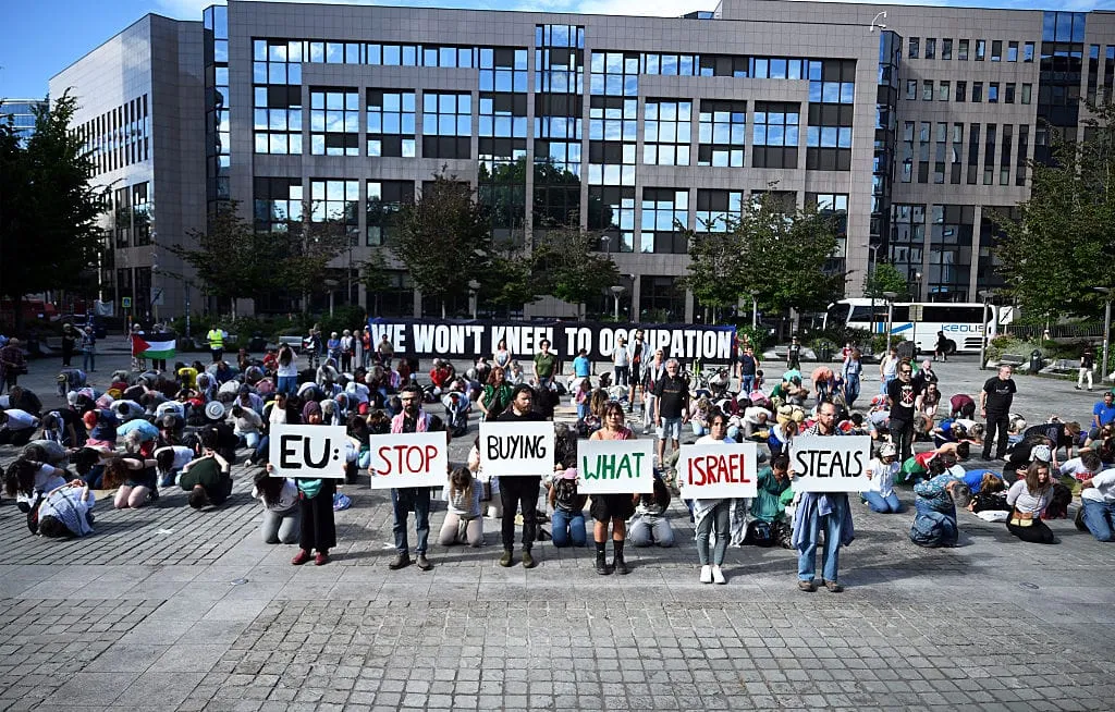 Comment les militants belges ont imposé un embargo de facto sur les armes vers Israël